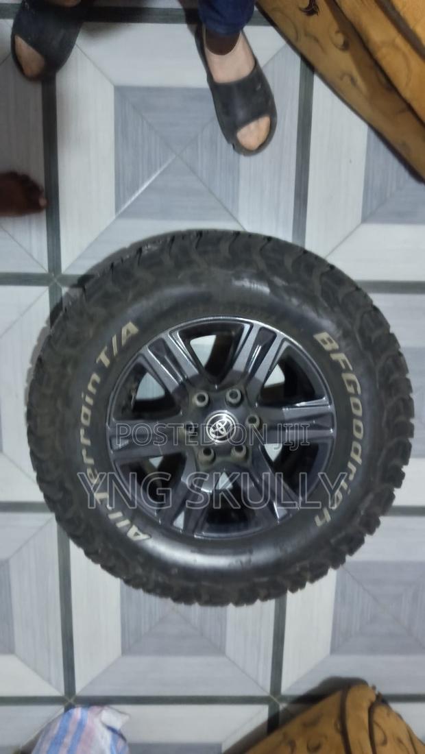 Hillux Tire - main view