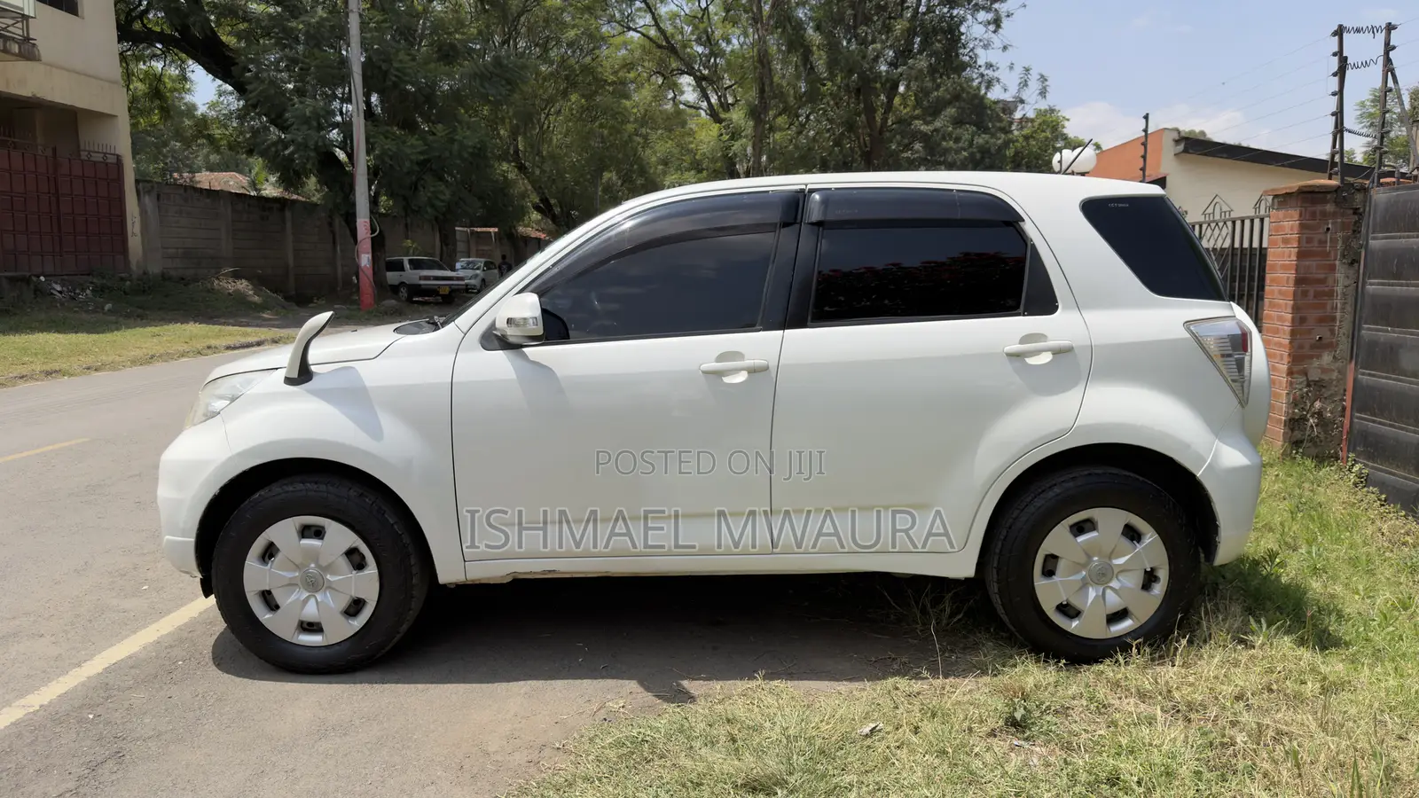 Toyota Rush 1.5 AWD 2012  White 