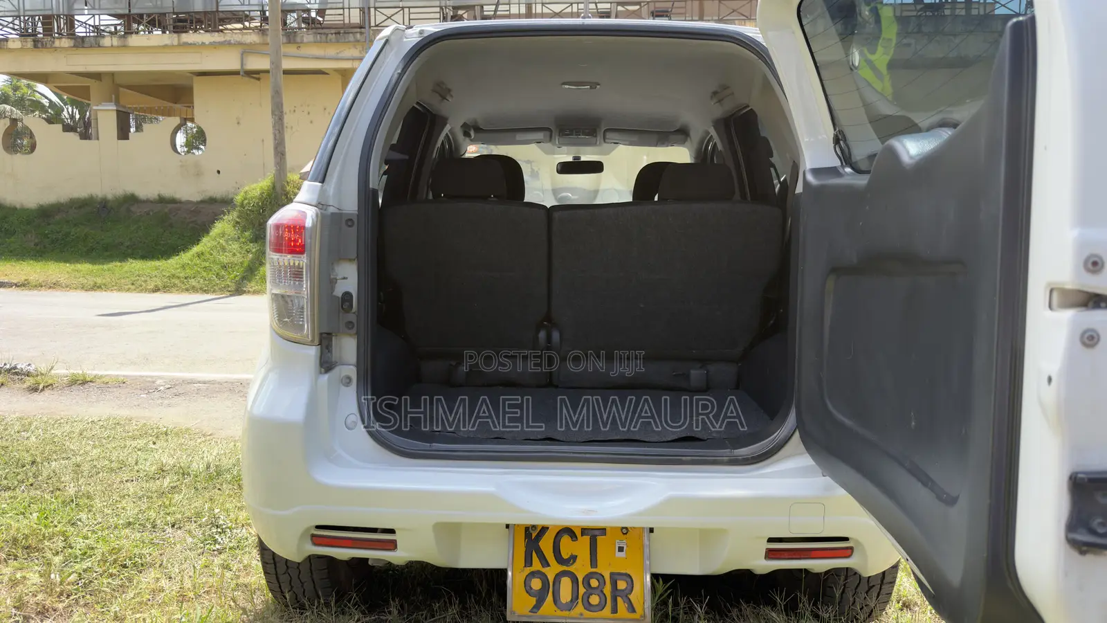 Toyota Rush 1.5 AWD 2012  White 