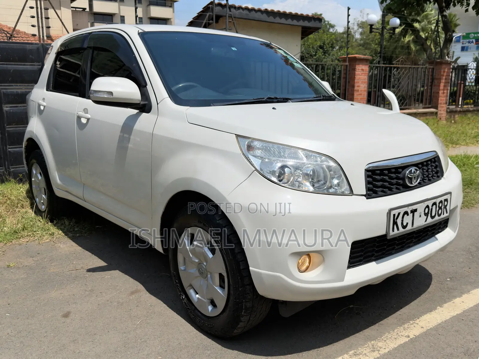 Toyota Rush 1.5 AWD 2012  White 