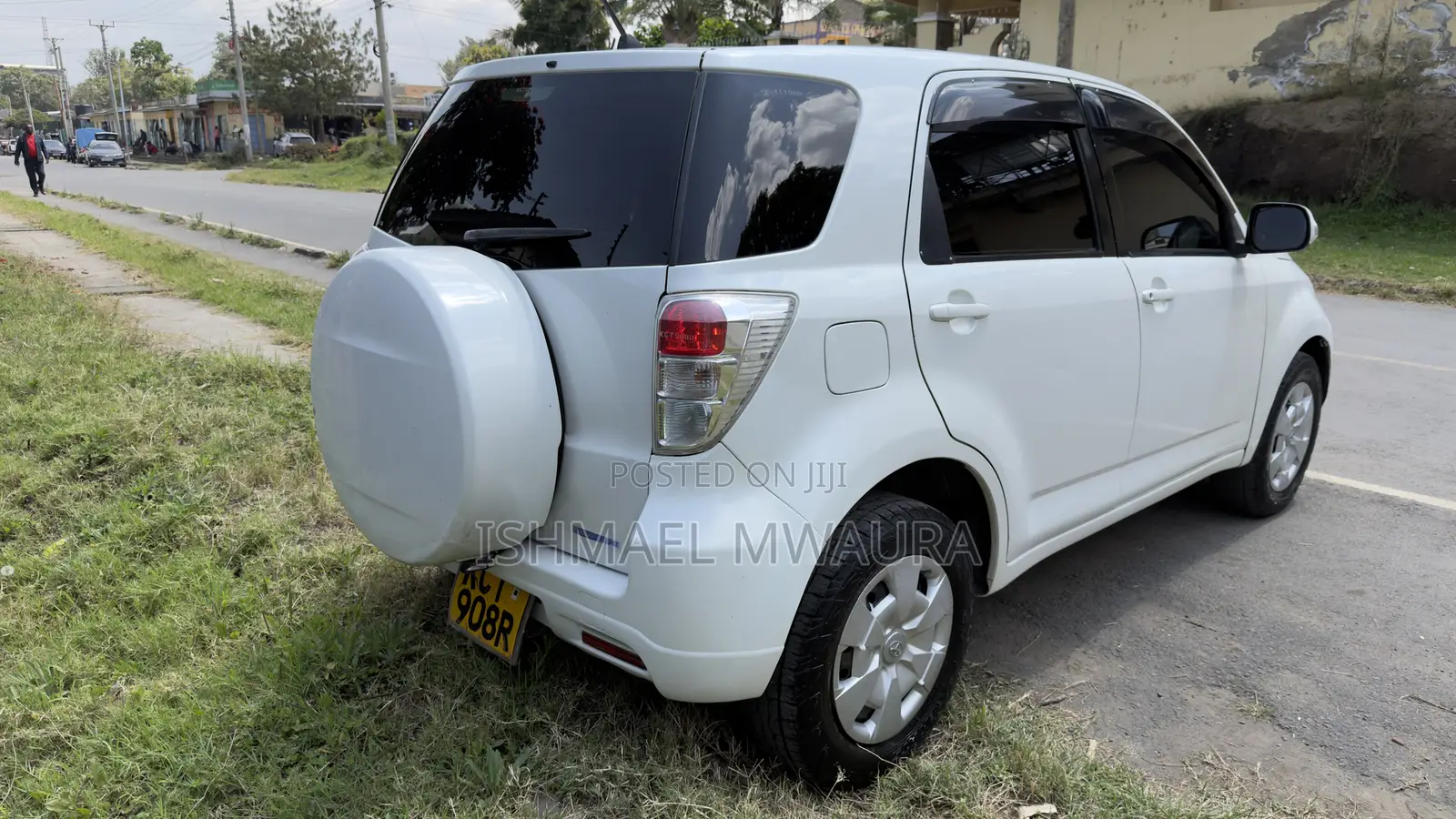 Toyota Rush 1.5 AWD 2012  White 