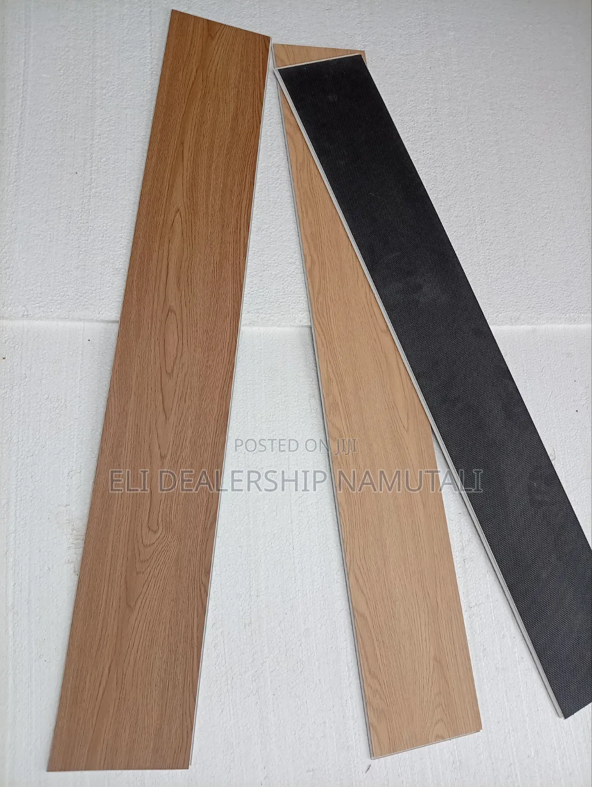 5mm Waterproof SPC Floor Planks/Stylish Wood Finish 2.7m2 Coverage