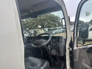 Isuzu NMR 2022 White