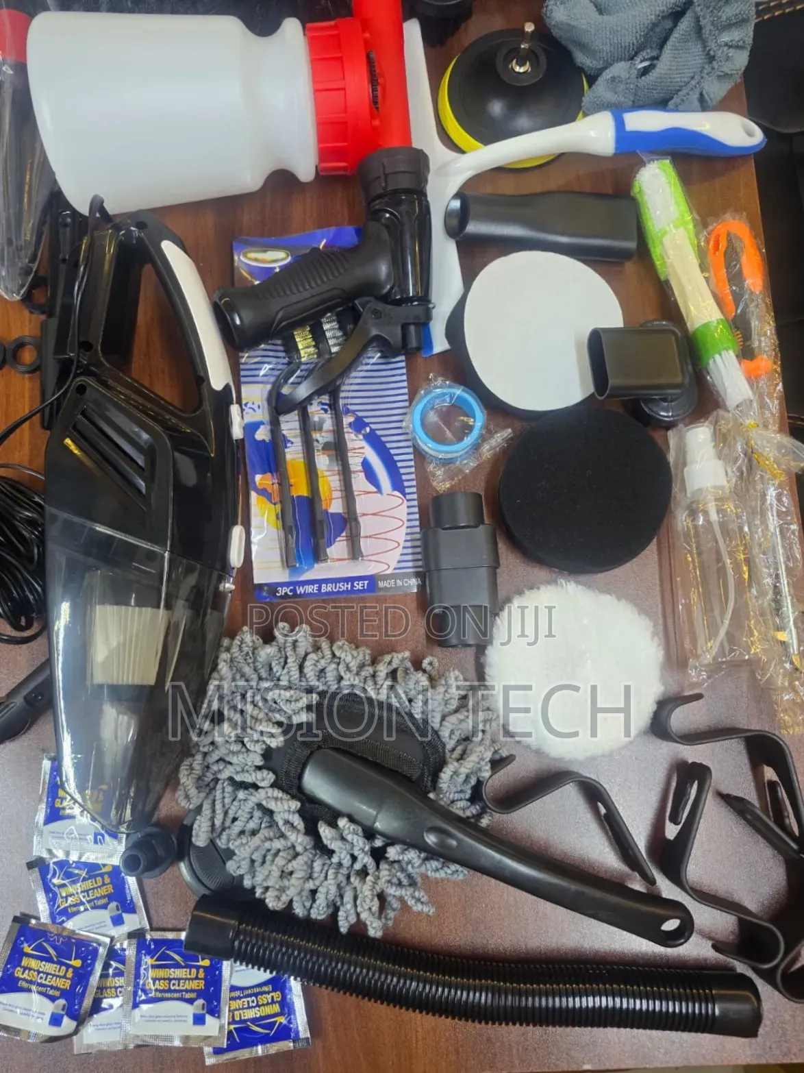 Detailing Brushes With Vacuum Cleaner* 