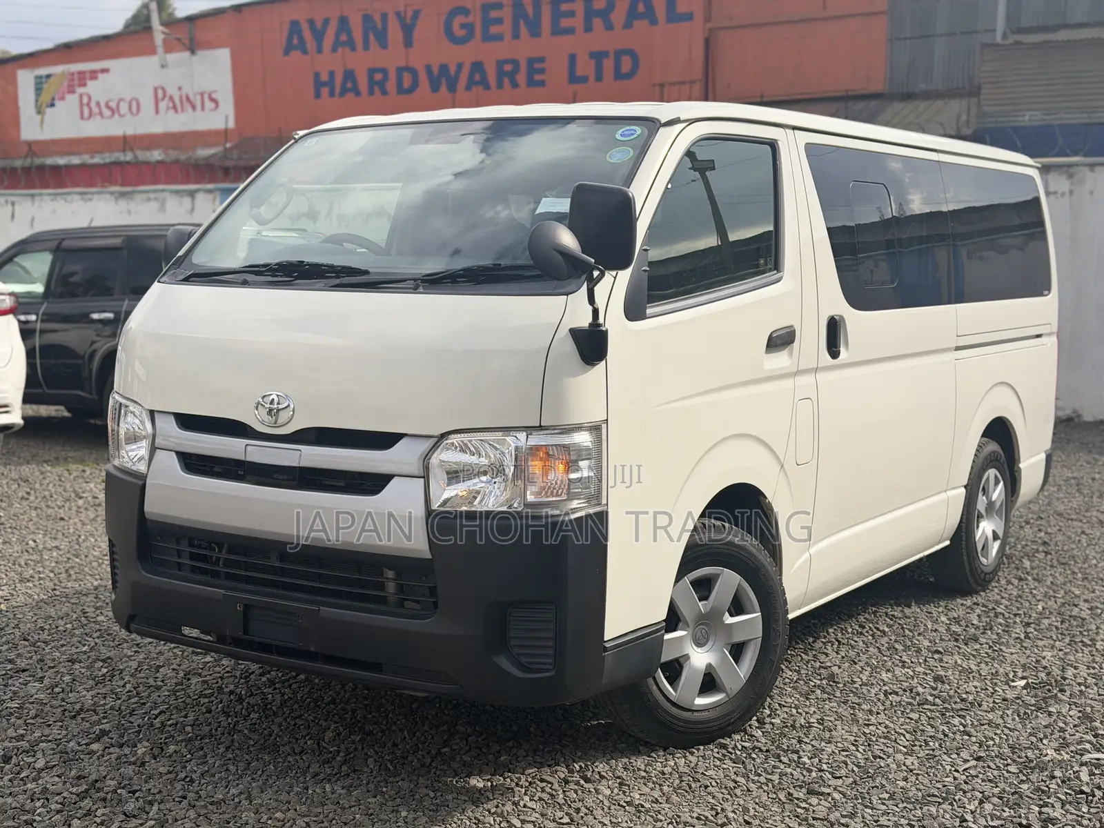 Toyota HiAce 2019 White