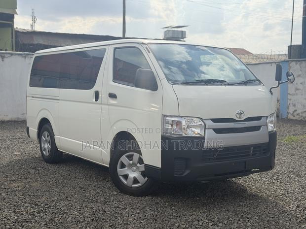 Toyota HiAce 2019 White - thumbnail 2