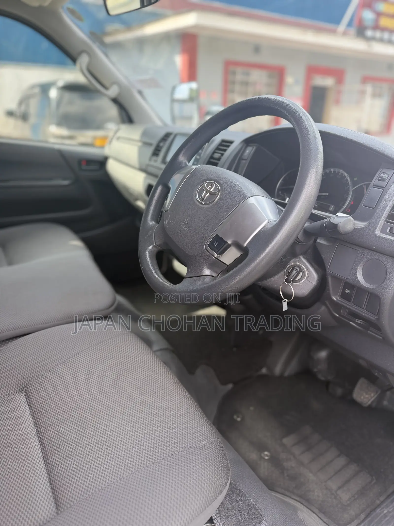 Toyota HiAce 2019 White