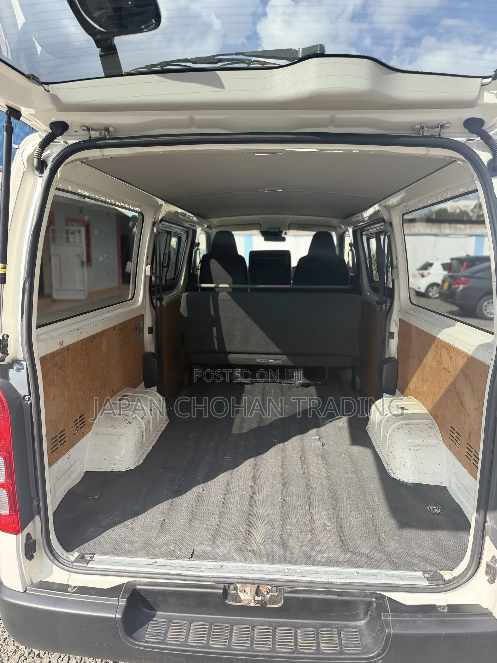 Toyota HiAce 2019 White
