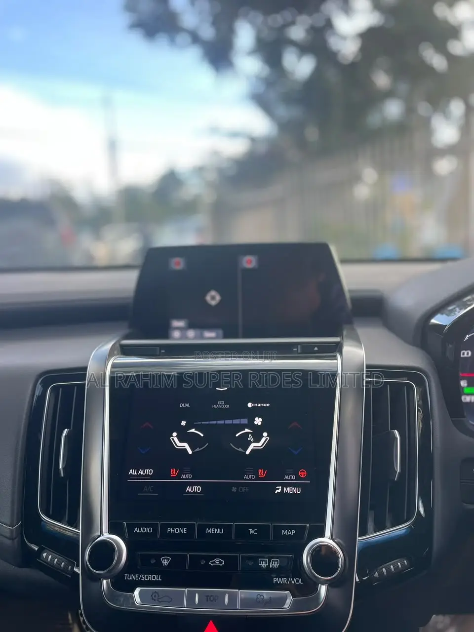 Toyota Crown 2018 Blue