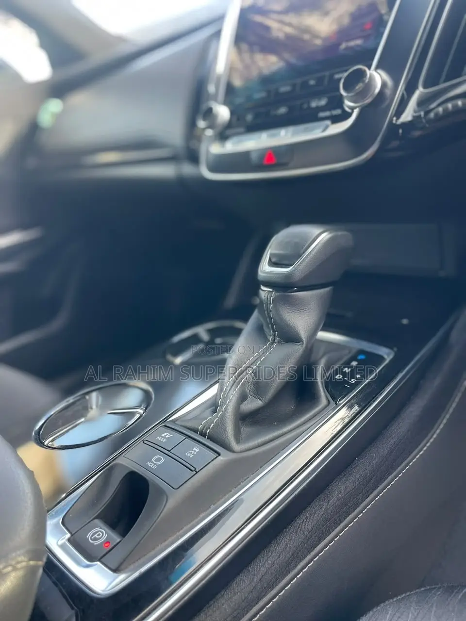 Toyota Crown 2018 Blue