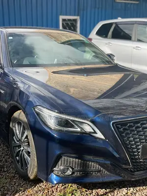 Toyota Crown 2018 Blue