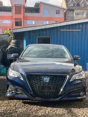 Toyota Crown 2018 Blue