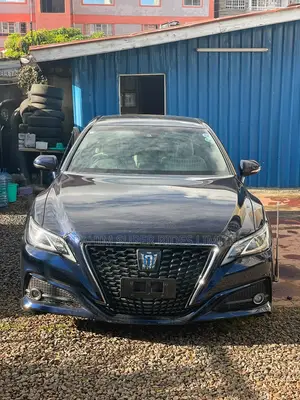 Toyota Crown 2018 Blue