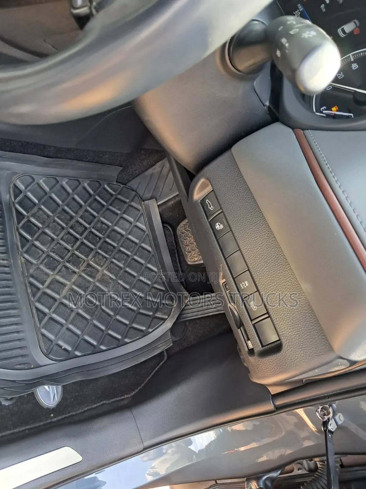 Toyota Harrier 2.0 2020 Blue