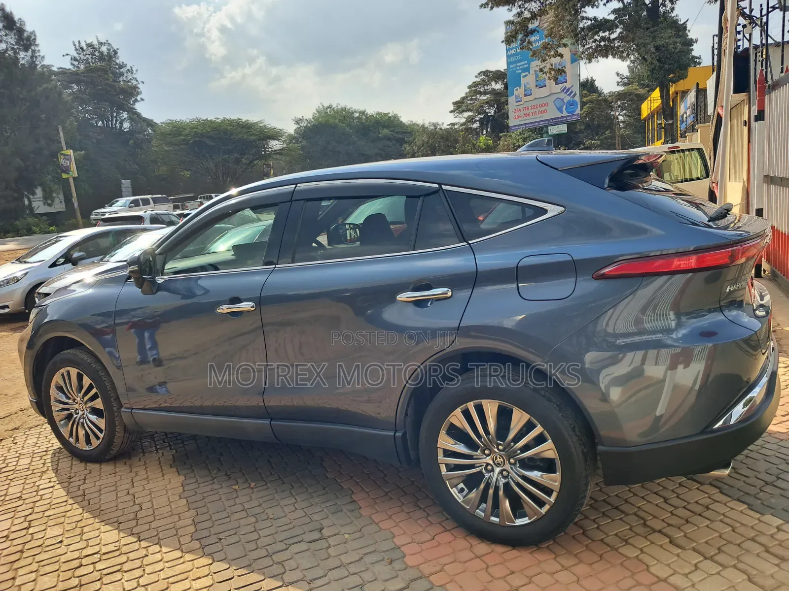 Toyota Harrier 2.0 2020 Blue