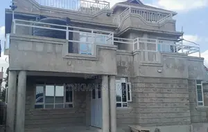 5bdrm House in Community Road, Gateway Mall Area for sale