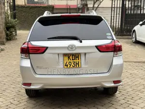 Toyota Corolla Fielder 2015 Silver