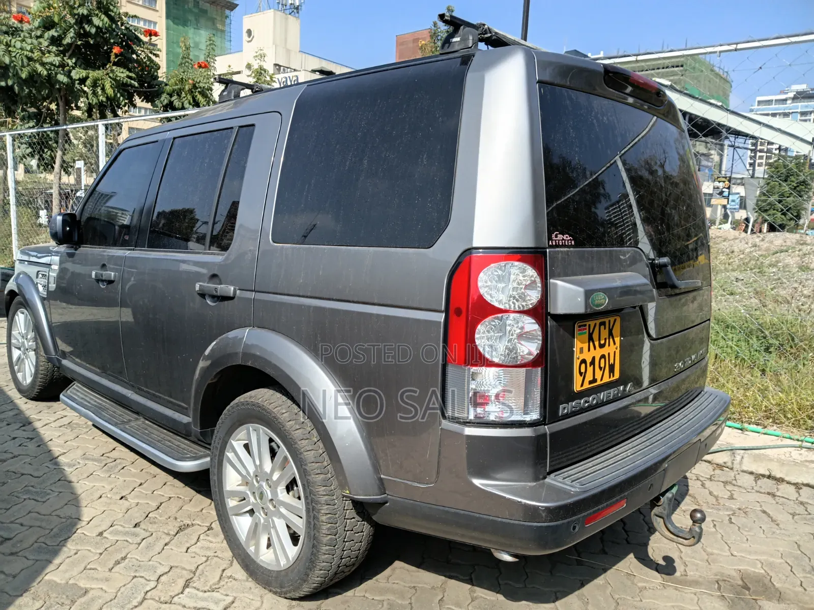 Land Rover Discovery 2010 Gray