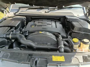 Land Rover Discovery 2010 Gray