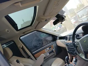 Land Rover Discovery 2010 Gray