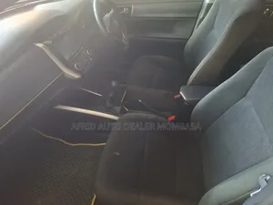 Toyota Axio 2019 Silver