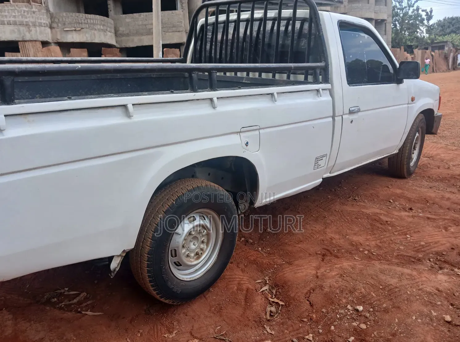 Nissan Hardbody 2000 White