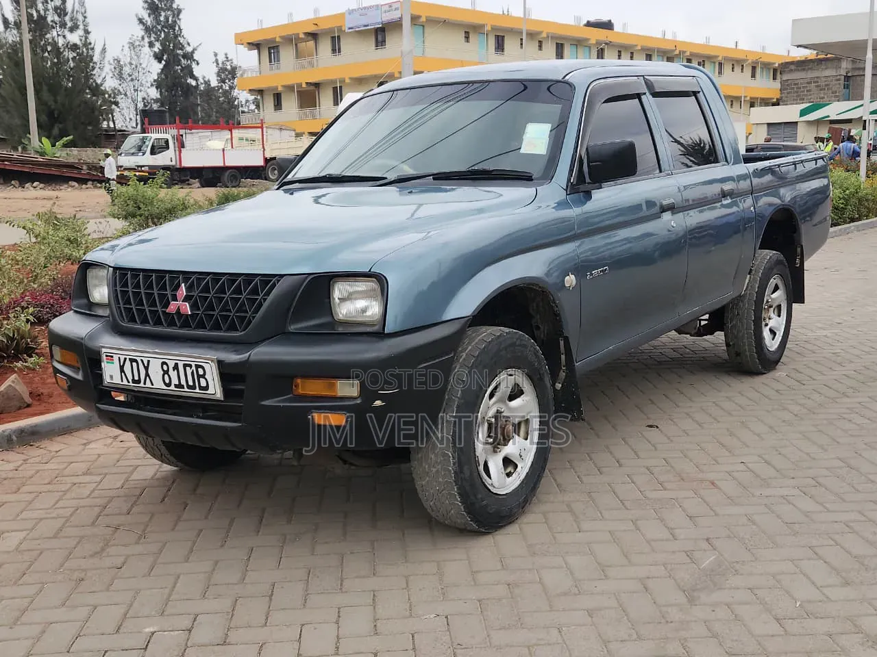 Mitsubishi L200 2004 Blue