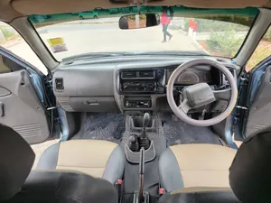 Mitsubishi L200 2004 Blue