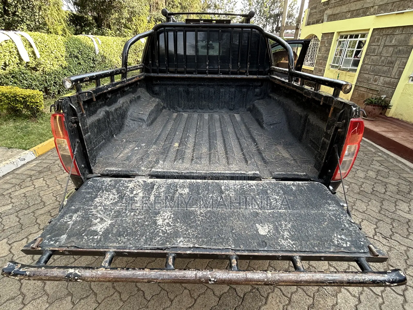 Nissan Navara 2005 Black