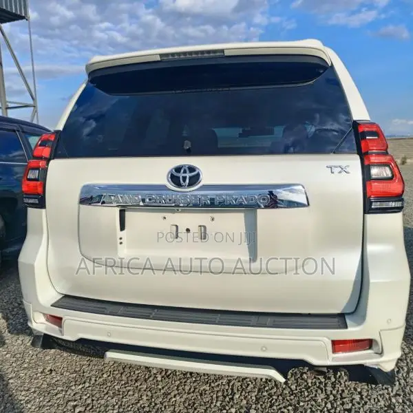 Toyota Land Cruiser Prado 2018 White