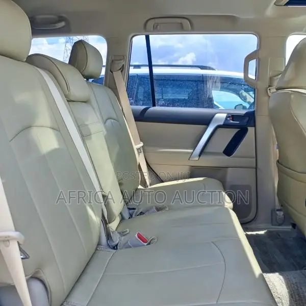 Toyota Land Cruiser Prado 2018 White
