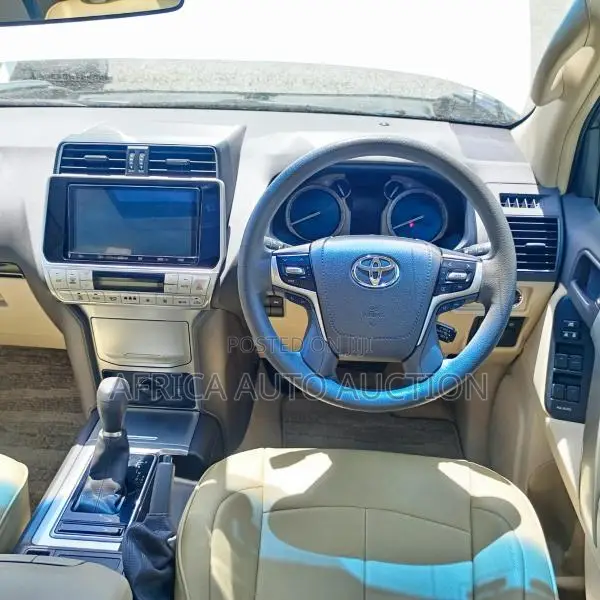Toyota Land Cruiser Prado 2018 White