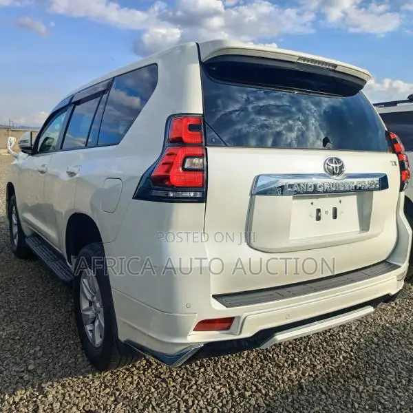 Toyota Land Cruiser Prado 2018 White