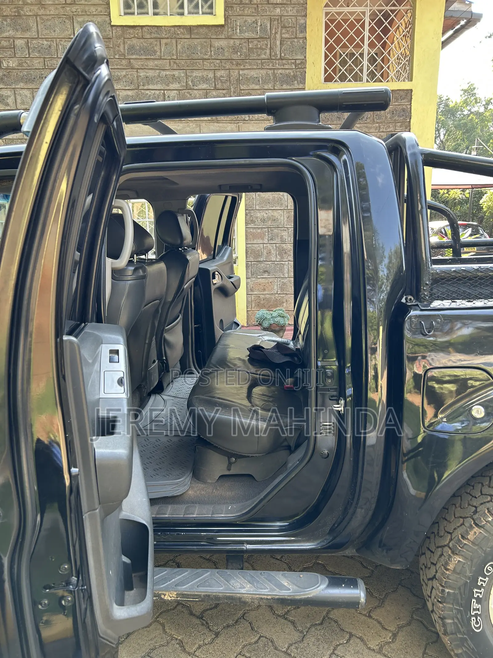 Nissan Navara 2005 Black