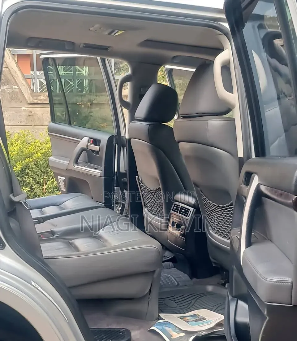 Toyota Land Cruiser 4.6 V8 ZX 2010 Silver