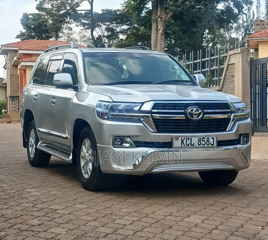 Toyota Land Cruiser 4.6 V8 ZX 2010 Silver