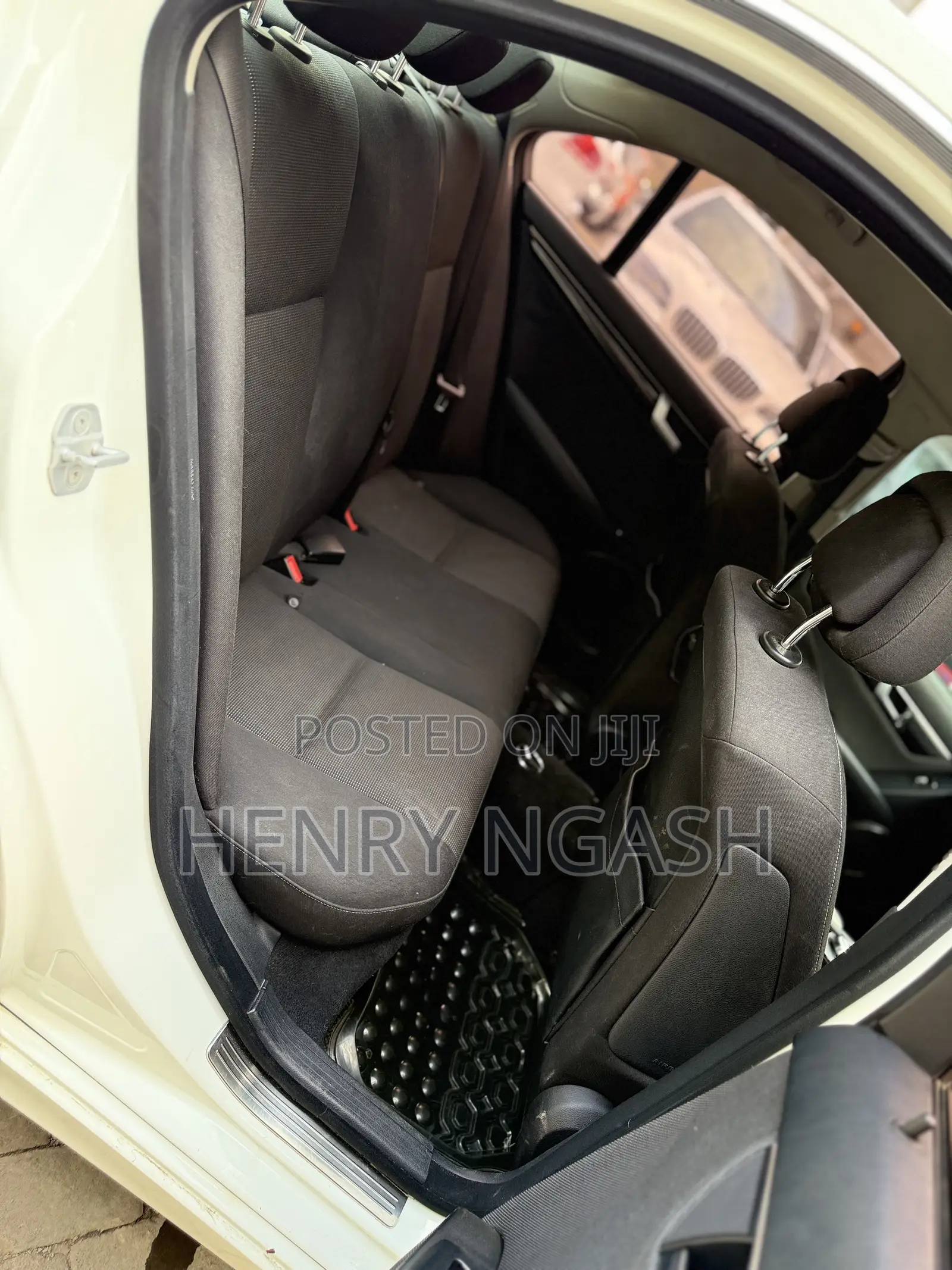 Mercedes-Benz C200 2012 White