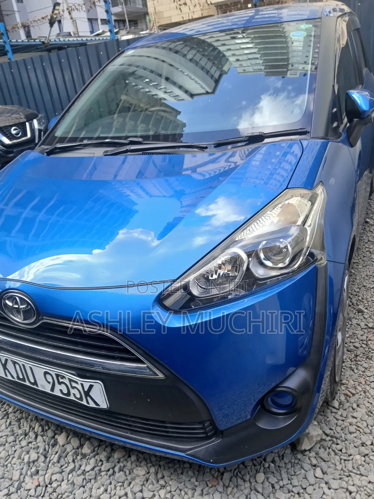 Toyota Sienta 2018 Blue