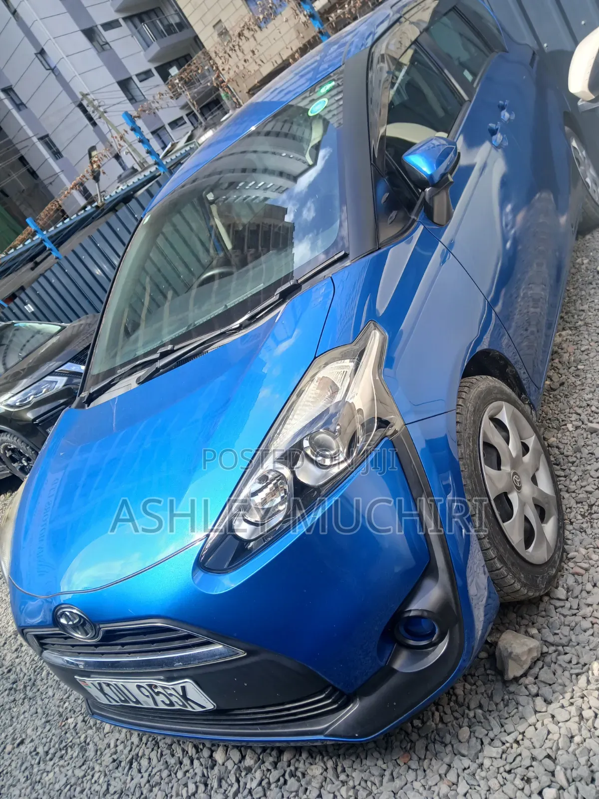 Toyota Sienta 2018 Blue