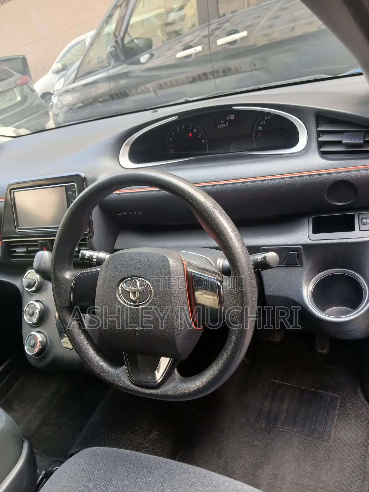 Toyota Sienta 2018 Blue