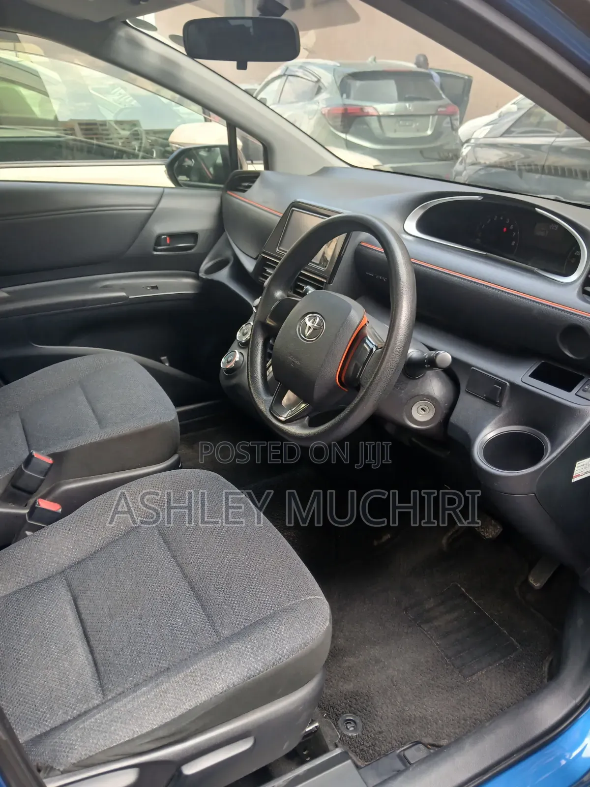 Toyota Sienta 2018 Blue