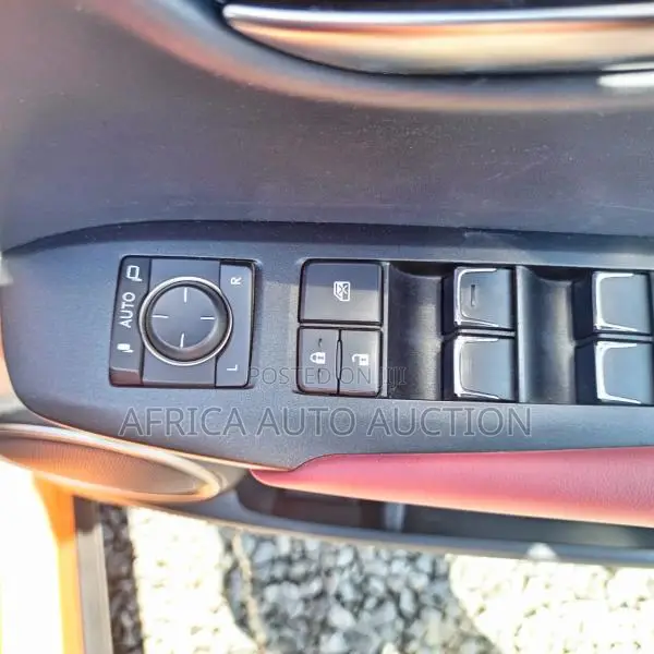 Lexus NX 2018 Orange