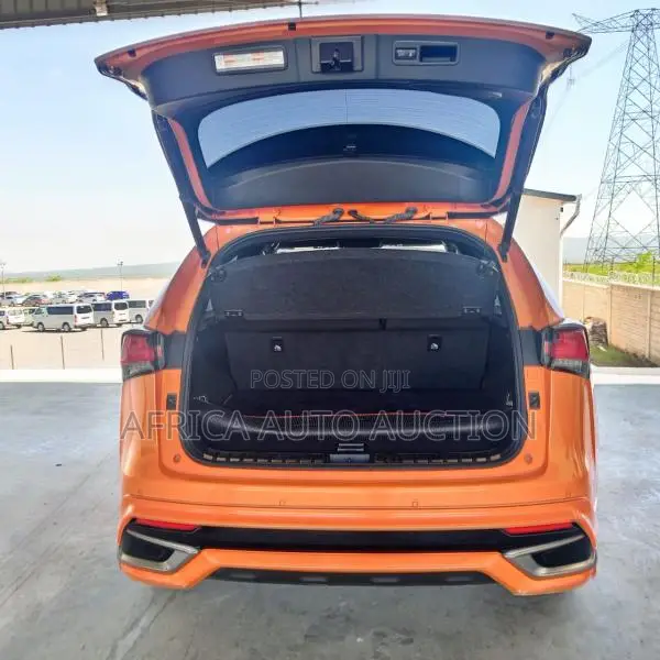 Lexus NX 2018 Orange