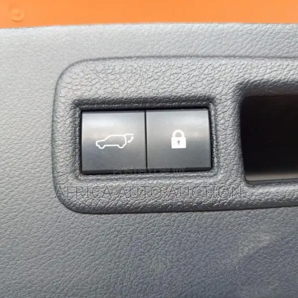 Lexus NX 2018 Orange