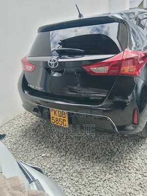 Toyota Auris 2014 Black