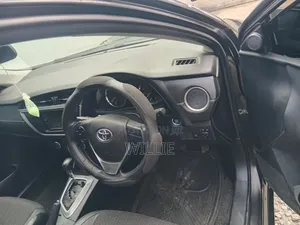 Toyota Auris 2014 Black