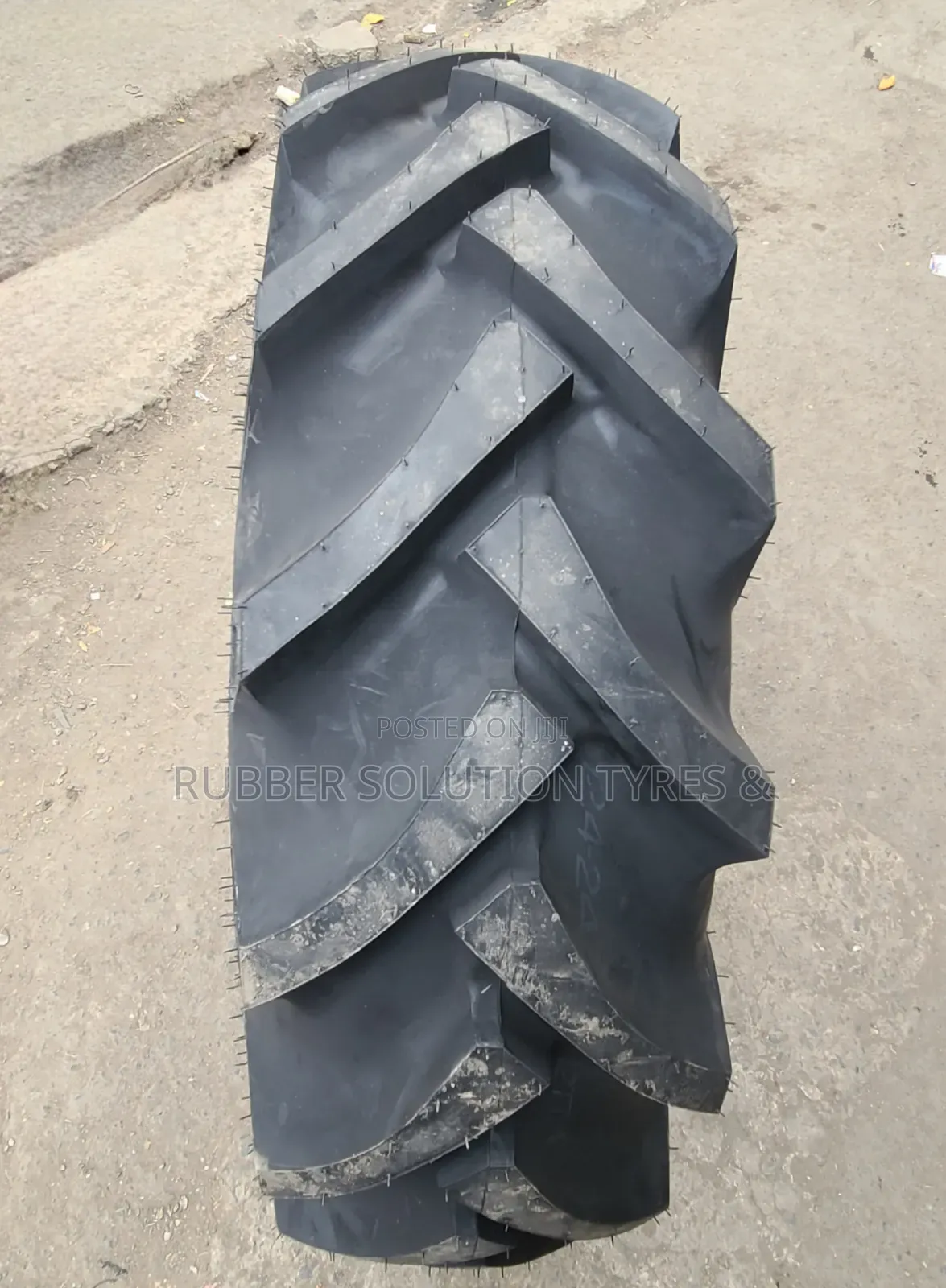 12.4-24 BKT Tyres Tr-135 Tractor Lug Made in India