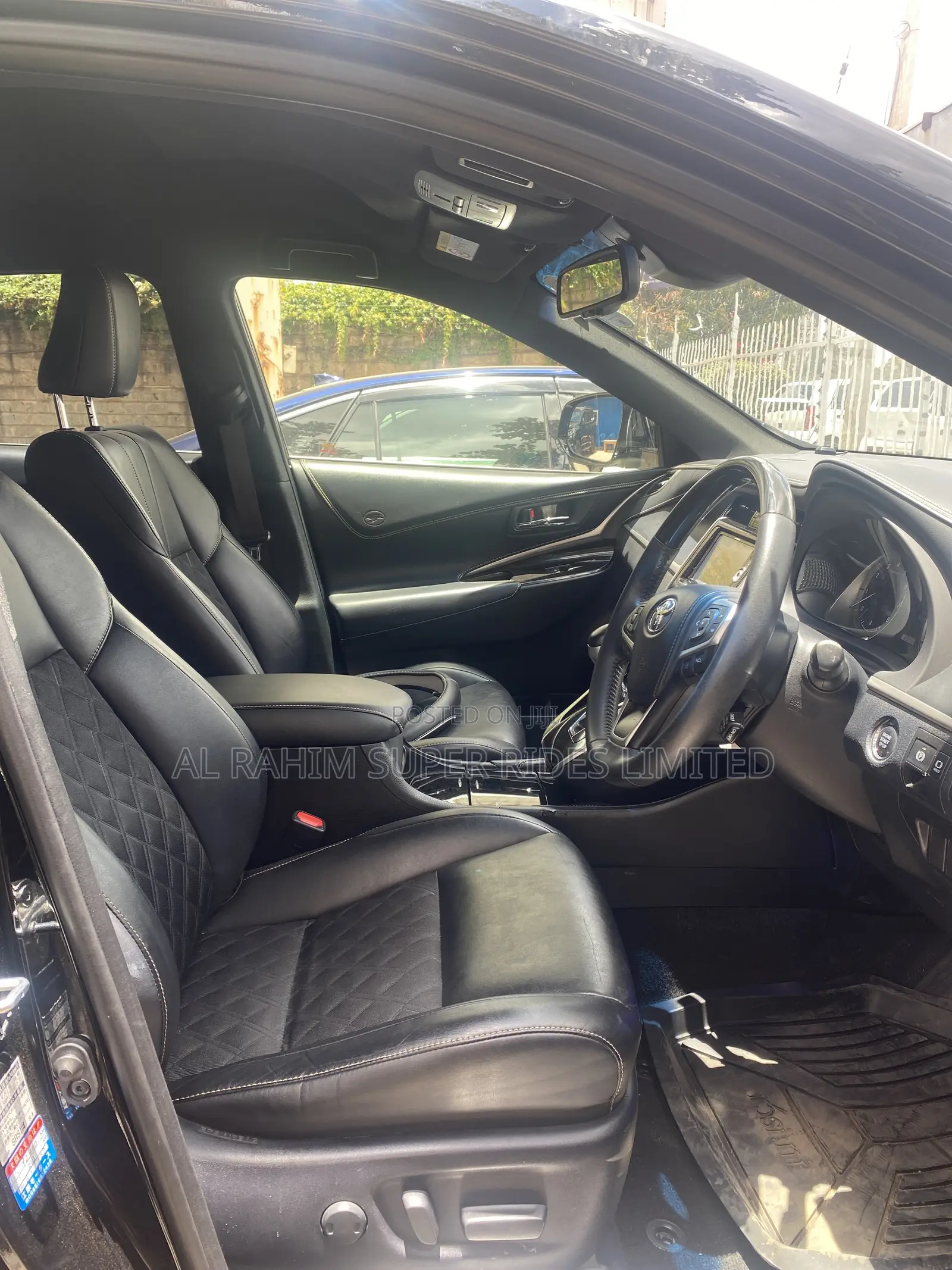 Toyota Harrier 2.0 2018 Black