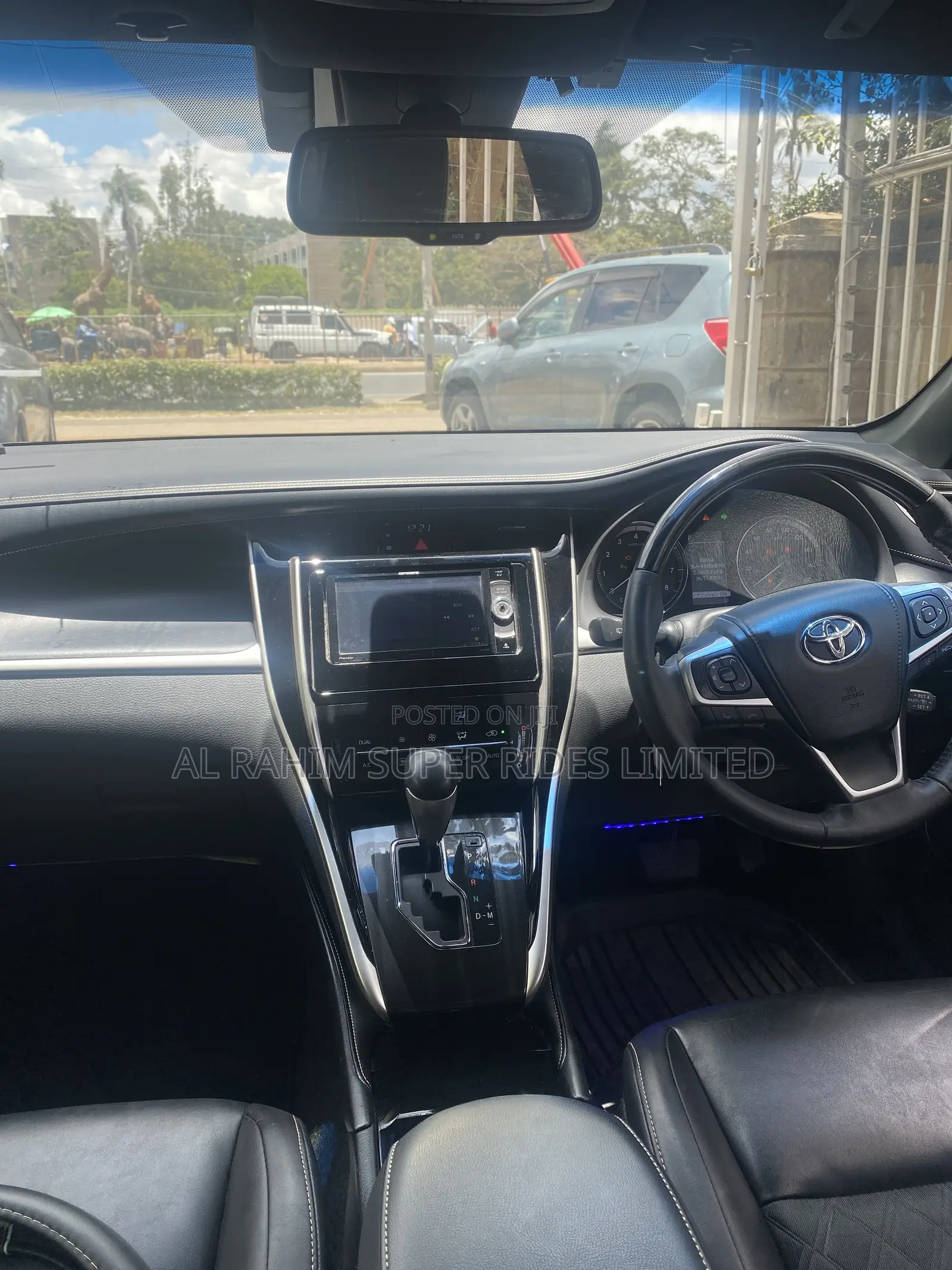 Toyota Harrier 2.0 2018 Black