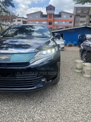Toyota Harrier 2.0 2018 Black